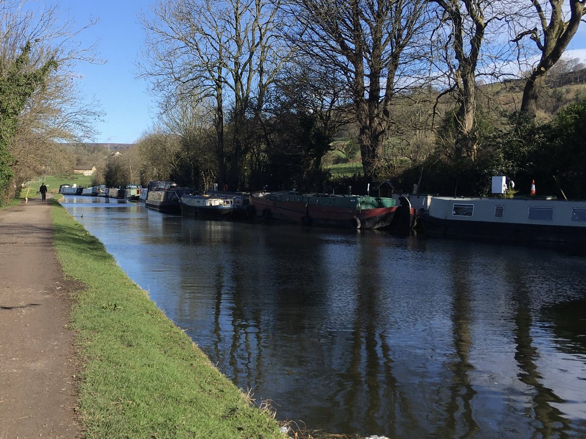 doristhehat's tweet photo. Lovely strolling along the Leeds and Liverpool canal from Bingley on Thursday. Peaceful in the sunshine @CanalRiverTrust https://t.co/xyTOOOD3Xz