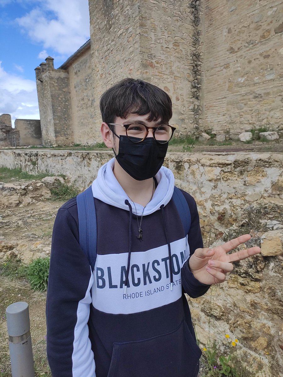 Waitmask9's tweet photo. @JuanSGuarnizo  Tenemos a tu clon encerrado, son 50€, gracias. https://t.co/MlOV71m6ZC