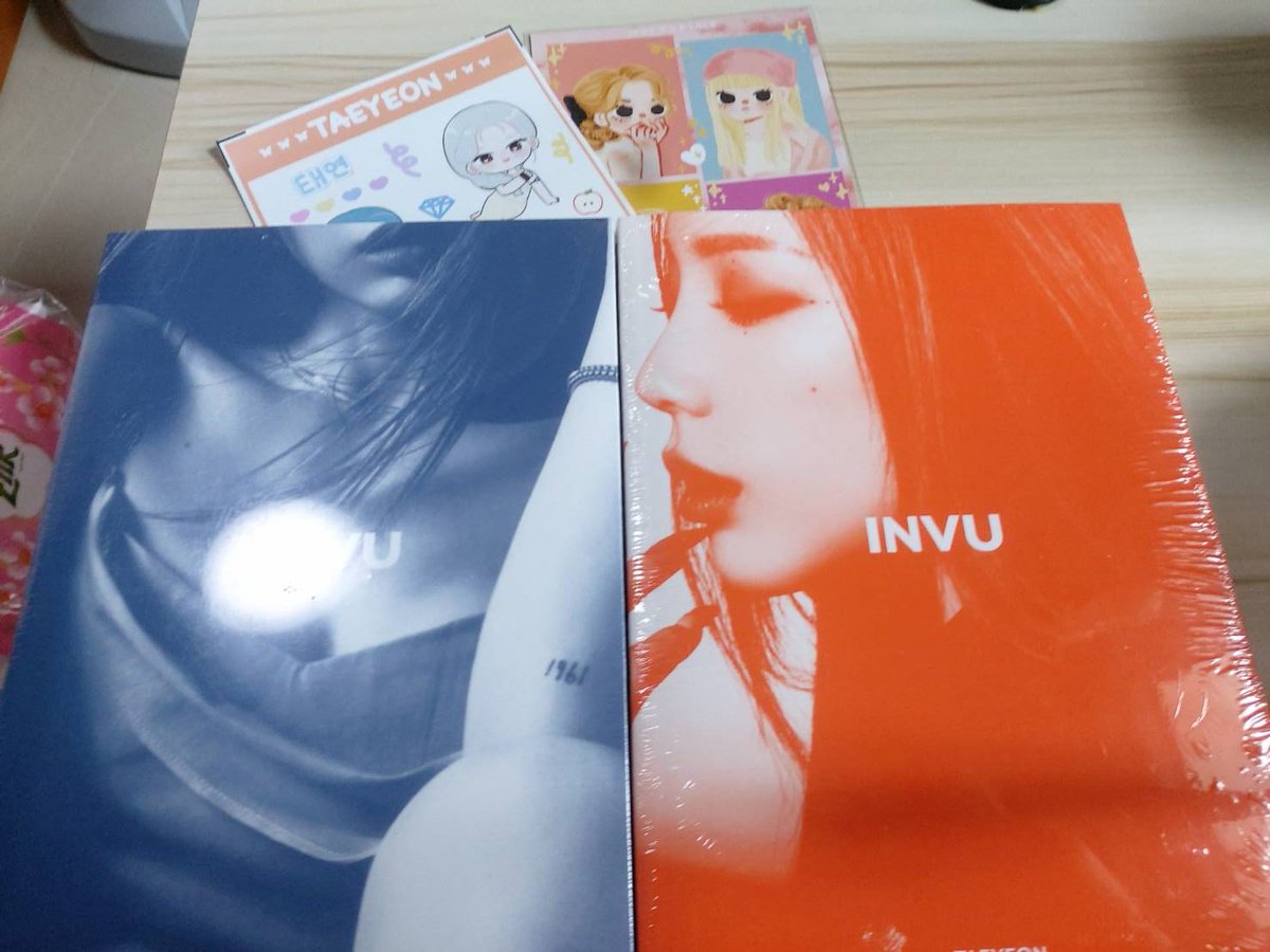 Sz__ONE's tweet photo. ได้รับบั้มพี่แทแล้วคับ ของมาก่อนเลขแทรคคนรับตกใจเลย555 มีของแถมน่ารักๆด้วย ขอบคุณมากค้าบ
#parenereview https://t.co/IaFoYCYn8f