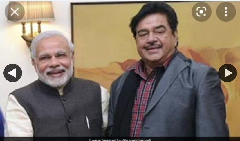 paulagnimitra1's tweet photo. He is a POLITICAL VAGABOND 😃

He is our TMC CANDIDATE 

@ShatruganSinha @MamataOfficial https://t.co/LfXB4OzRm9