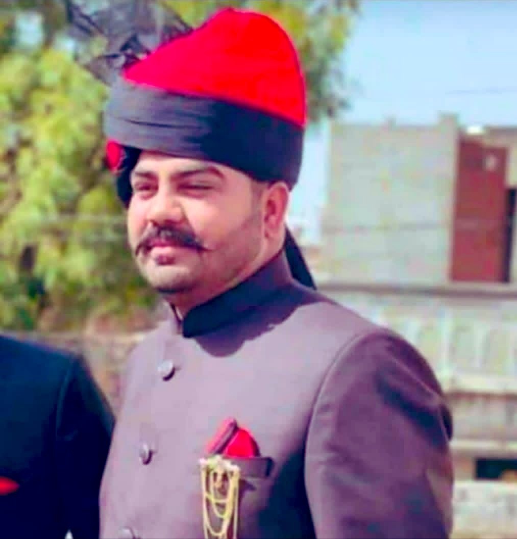 Khushi_Ambedkar's tweet photo. Another brother is coming to Rajasthan to give justice to one brother. If there is an opportunity, then stop it because Babbar Sher Chand Shekhar Azad is coming to Rajasthan. #चलो_पाली_सवाल_मूछों_का_है https://t.co/aGL0zPJSuG