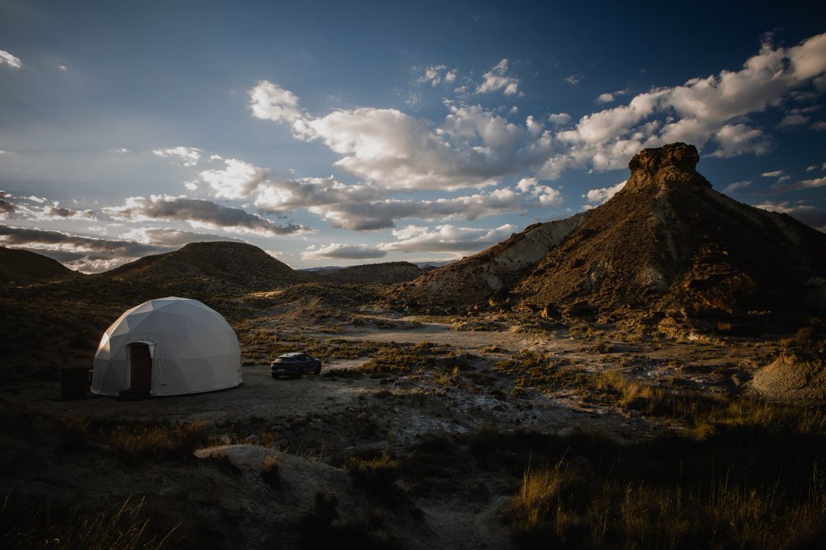 parafinacom's tweet photo. Wanderer Hotel de CUPRA x Parafina 🔥
Una localización desconocida, una aventura para los más intrépidos y un evento único en el que todo el equipo Parafina trabajó incansablemente. ❤️‍🔥

¿Estáis preparados para las próximas #ExperienciasCUPRA ?

@CUPRA_esp #eventos #automocion https://t.co/5h2Kz70pZj