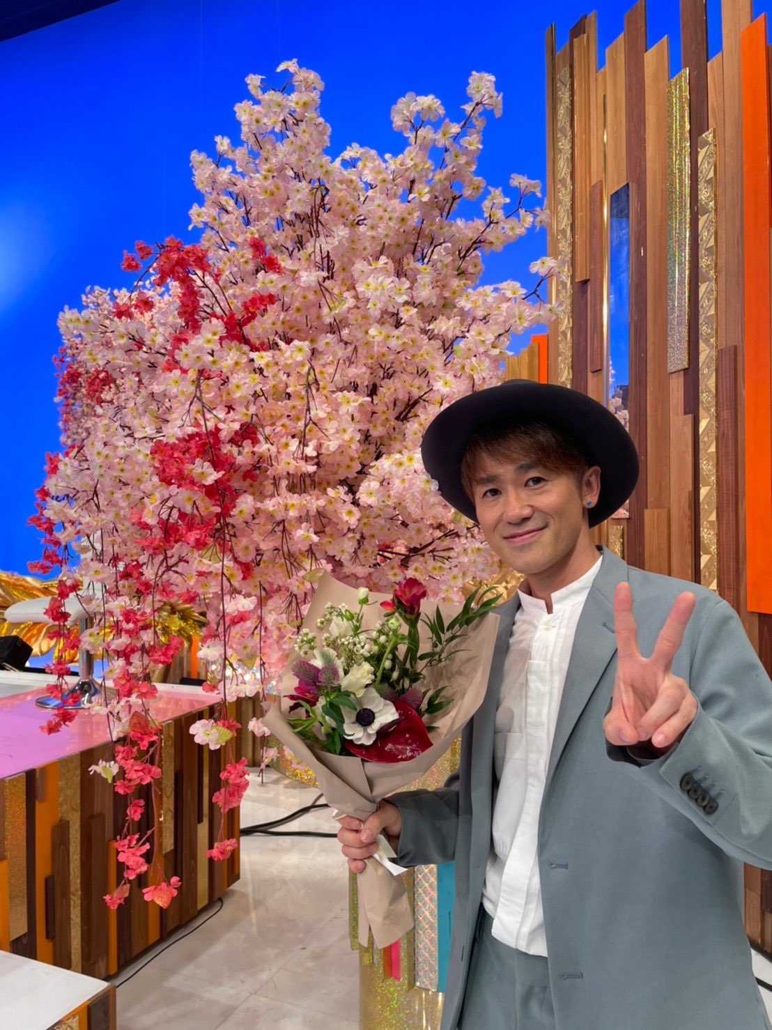 Naoto ナオト インティライミ スカッとジャパン 最終回 ご視聴ありがとうございました テーマソングとして起用し ていただいた楽曲はこちらから Overflows 言葉にできなくて Mv T Co Swvelym1og T Co Mmxqgiqa02 まんげ