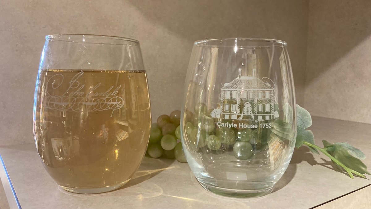 We have 2 new products in the Museum Shop! Enjoy your favorite wine in our new stemless wine glasses. Looking for a new cloth to clean your eyeglasses or sunglasses? We've added this new cleaning cloth to our Sarah Carlyle Dress Fabric collection.

#museumshops #shoplocal
