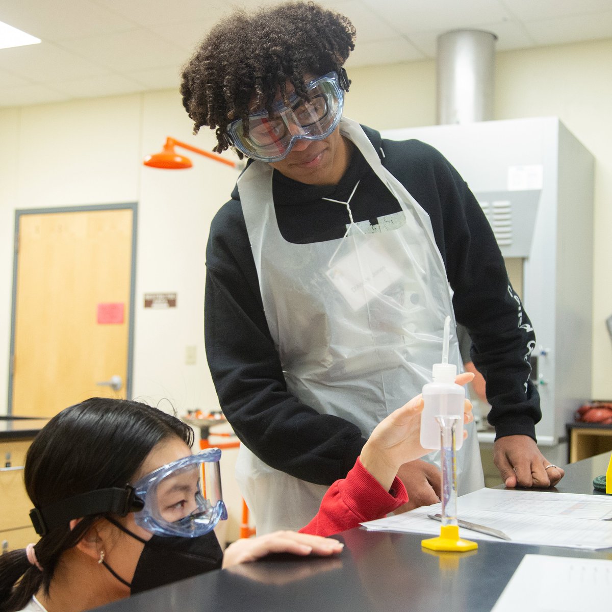 TempleCollege's tweet photo. High school students from across the region attended Temple College's inaugural #Science Challenge competing for three, $4,000 scholarships. Students took a written exam &amp; participated in a three-part lab experience, which focused on biology, chemistry, geology &amp; physics. #STEM https://t.co/1Lzzk40xkP