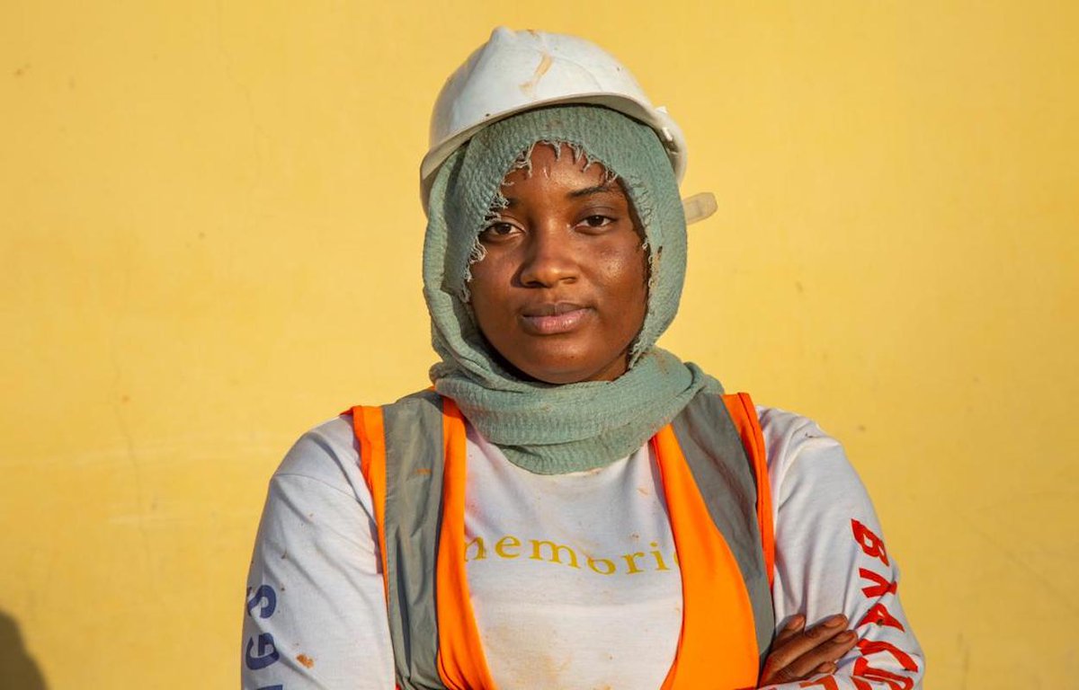 #Senegal 

La sénégalaise Ndéye Marie Aïda Ndiéguène a créé une entreprise qui construit des hangars de stockage écologiques qui gardent la fraîcheur de la terre pour assurer la conservation des récoltes des agriculteurs. 

L'article est à lire sur rencontresafrica.org/page/private-n…