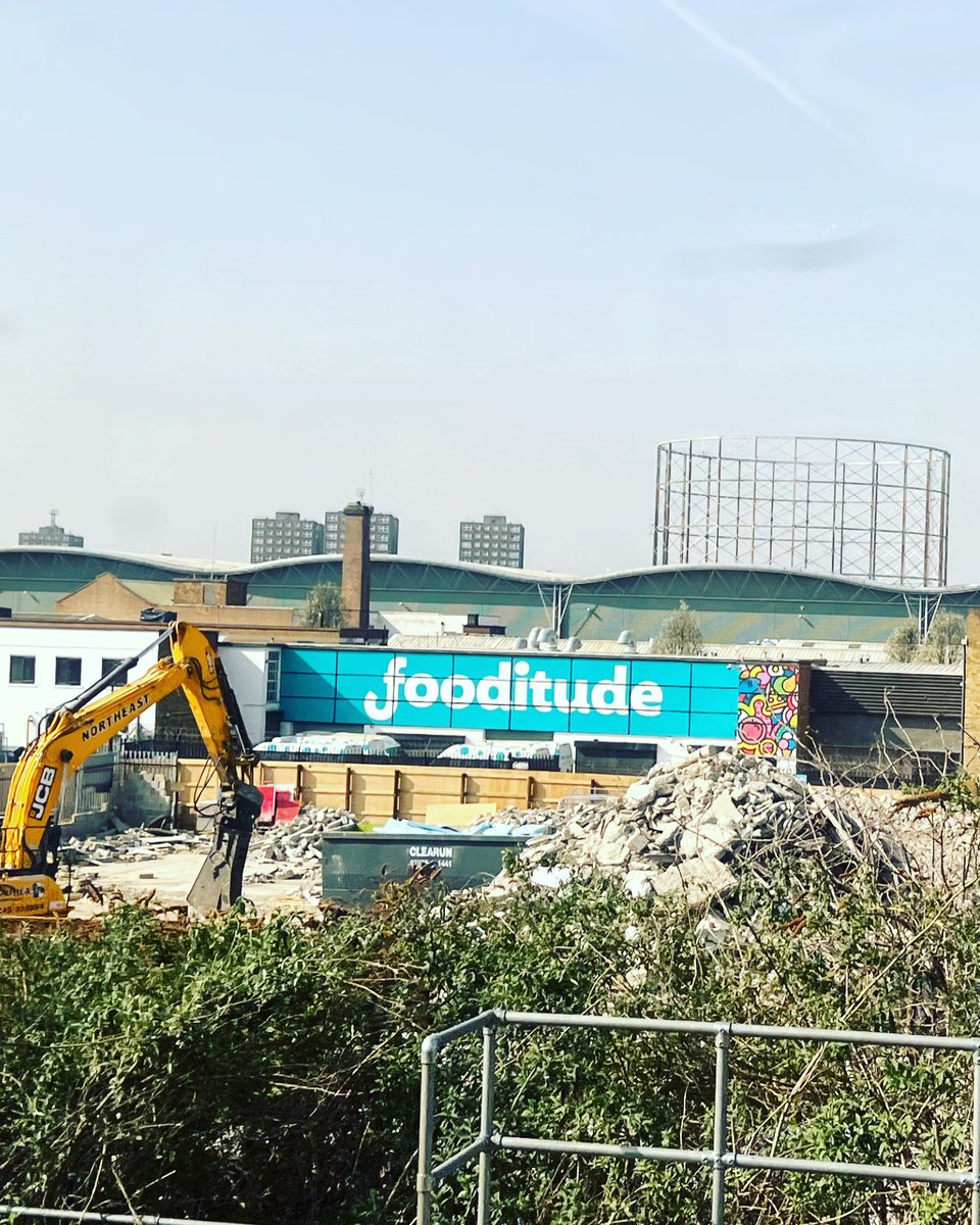 deankennett's tweet image. there u r....when walls come down, suddenly everything becomes so clear #fooditude