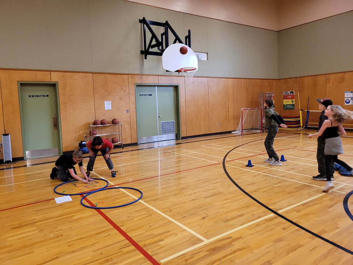 physedteachCCES's tweet image. When I stumbled upon this activity on a FB PhysEd share page, I knew it was time to collaborate! #mathmovement #crosscurricular #physed #geometry #collaboration #basketball @SchoolCarleton @TCRCE_NS
