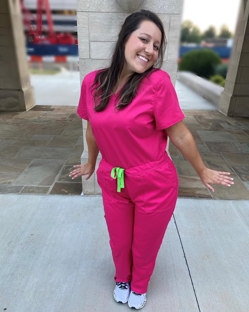 LandauUniforms's tweet photo. The PERFECT color for those Monday blues AND Spring 🌸 

📷: @calliemcintire is wearing our NEW Primrose ProFlex scrubs. 

#Primrose #MondayMotivation #dentistsofinstagram #dentalstudent #memphis https://t.co/EnTC5433p3