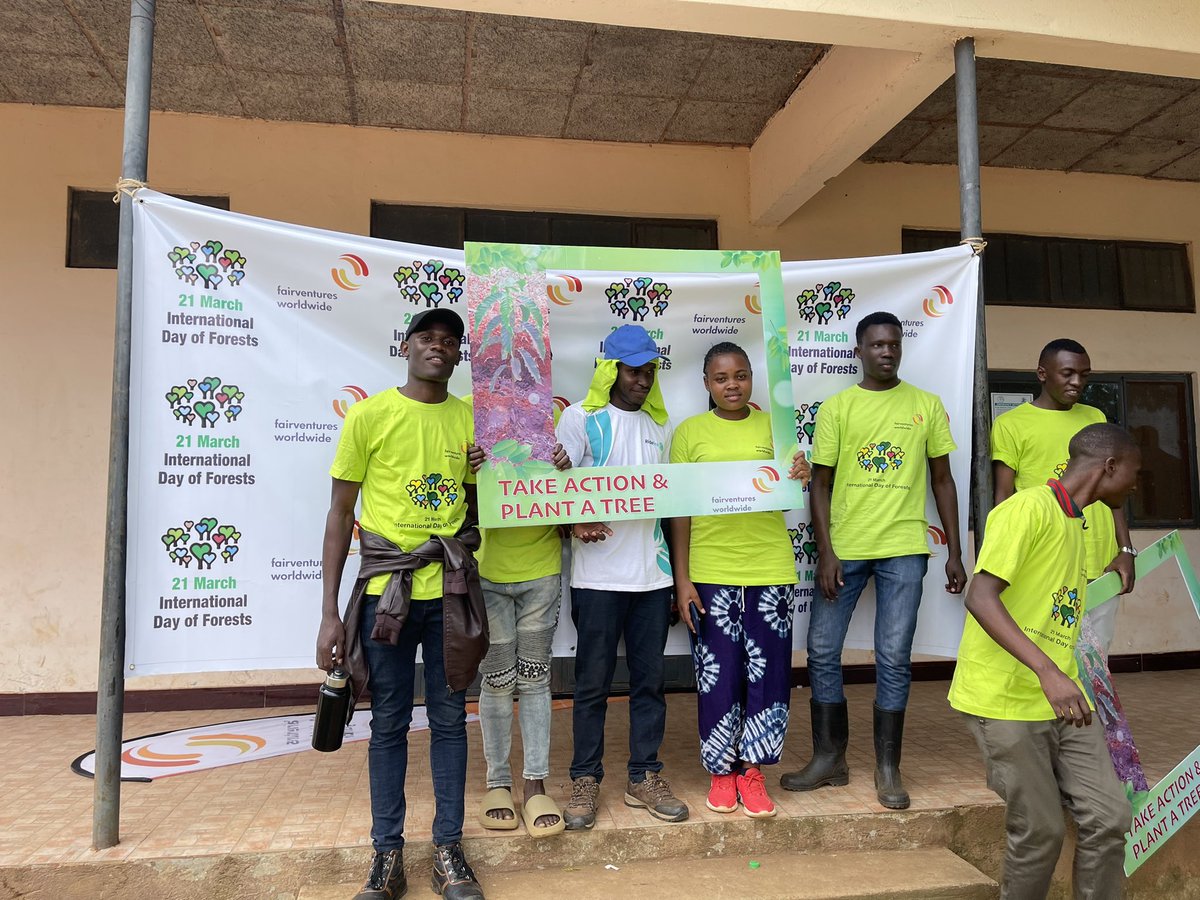 mnyomb1's tweet photo. Today with over 200 youth we managed to plant 1500 saplings as a way of refilling and giving back to Kaazi forests🇺🇬

Besides providing habitats for animals and livelihoods,forests also helps in prevention of soil erosion and mitigate climate change🌳

#InternationalDayofForests https://t.co/NJaEJUYYXW