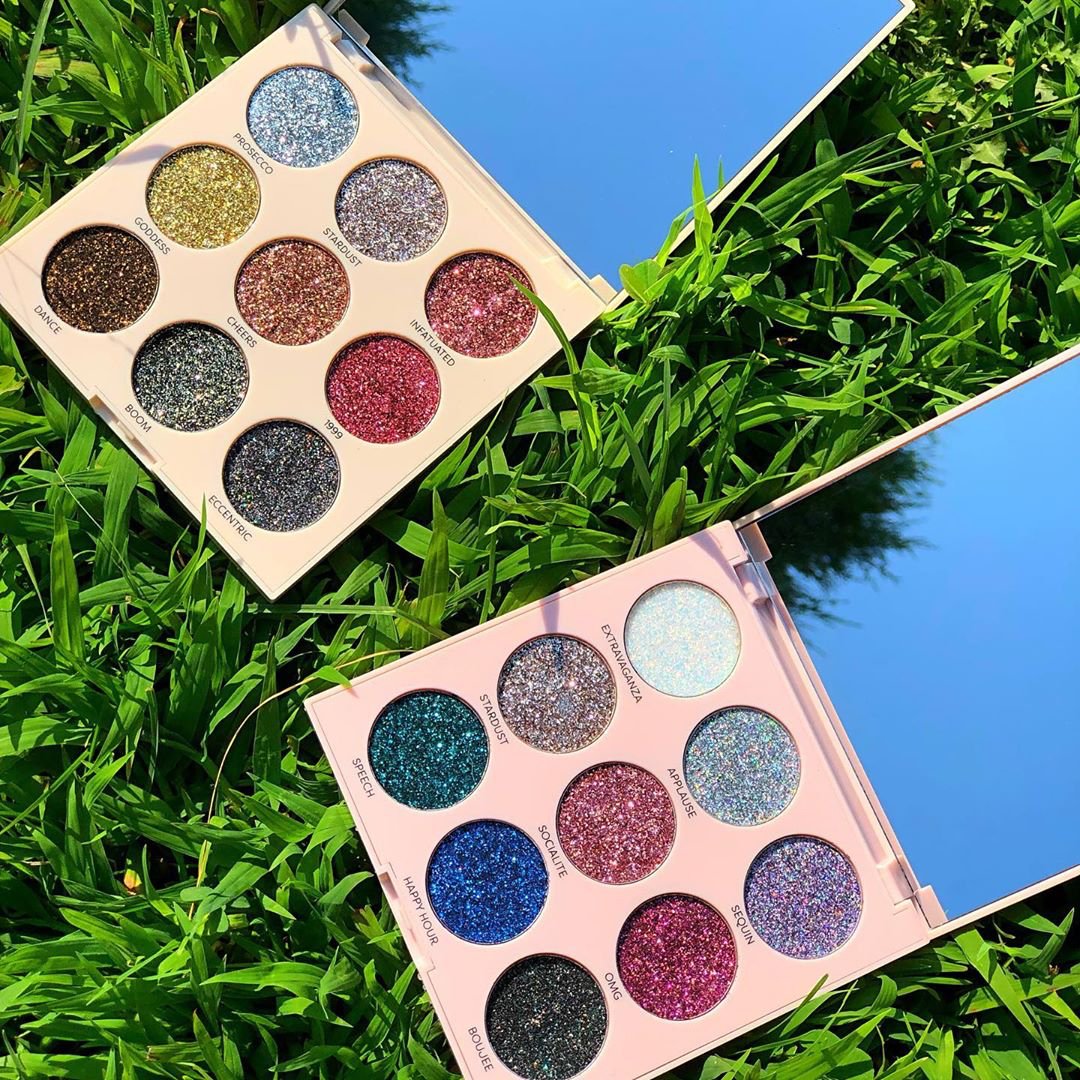 ProfusionCo's tweet photo. Just like a mermaid, our pressed glitters are magical ✨🧜♀️
🎨: 20th Anniversary Pressed Glitter Palette
__________
@karenncamargo_ #ProfusionCosmetics #PressedGlitterPalette #eyeshadowcollection #beautyaddiction #makeupcommunity #makeupaddictioncollection #makeupl https://t.co/Gx8wofJxXQ