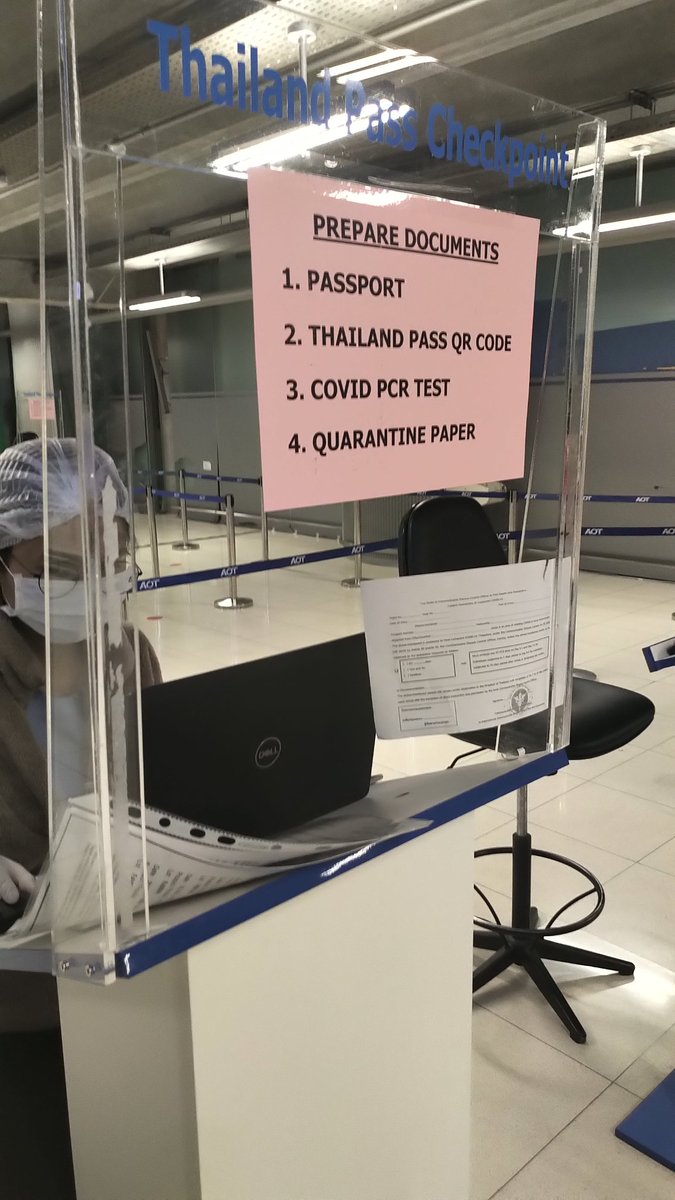 trustingJJ's tweet photo. Not so busy at immigration but a little busy at the hotel booth. #Thailand #ThailandPass https://t.co/8KRveTQYoa