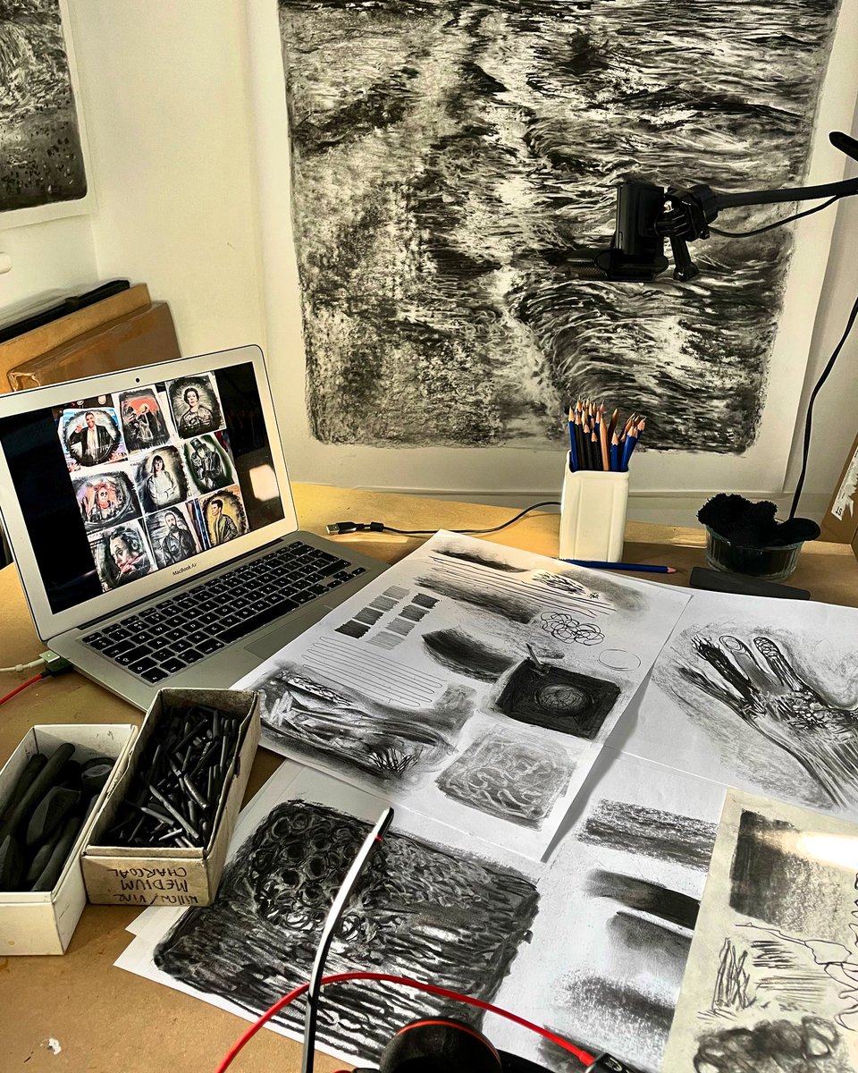 LizAtkin's tweet photo. Delighted to lead an online workshop from my studio on #Skinpicking & drawing as an intervention for #bodyfocusedrepetitivebehaviours for #Biomedical students on a Creative Reflection module @ImperialMed @imperial_SoM thanks for having me @harbottlestores #mentalhealth https://t.co/WgmyeZXBu1