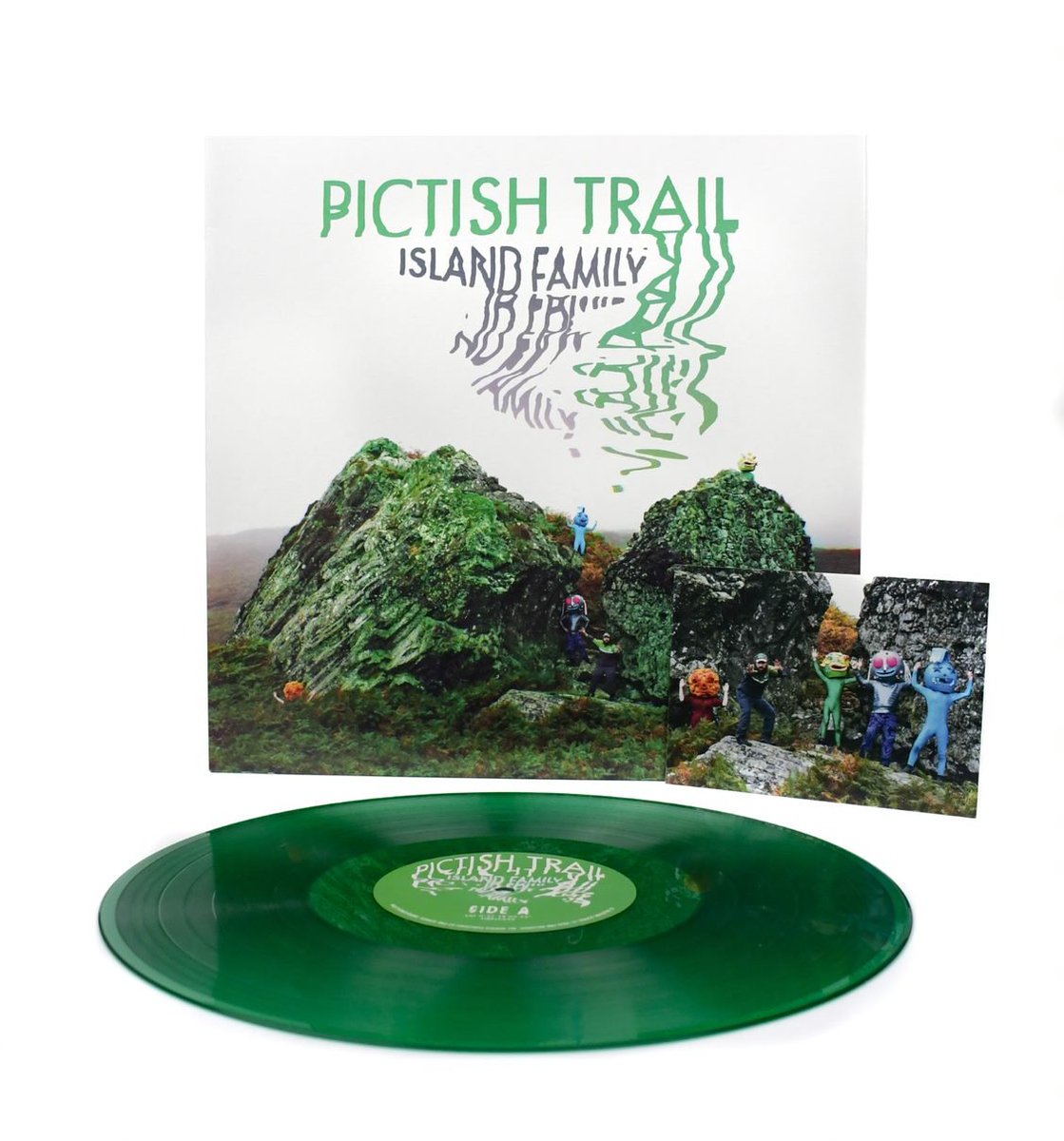 VicGalloway's tweet image. 8pm 2NITE @BBCRadioScot @BBCSounds 🔥 @pictishtrail LIVE session @MBVofficial 'Loveless' Triple AAA @WeAreDeLaSoul chat &amp;amp; tunes by ChemBros, Blondie, Belle &amp;amp; Seb, Wet Leg, TV on Radio, Fatherson, Stevie Wonder, Horace Andy, Pocket Knife &amp;amp; Berta Kennedy ❤
bbc.co.uk/programmes/m00…