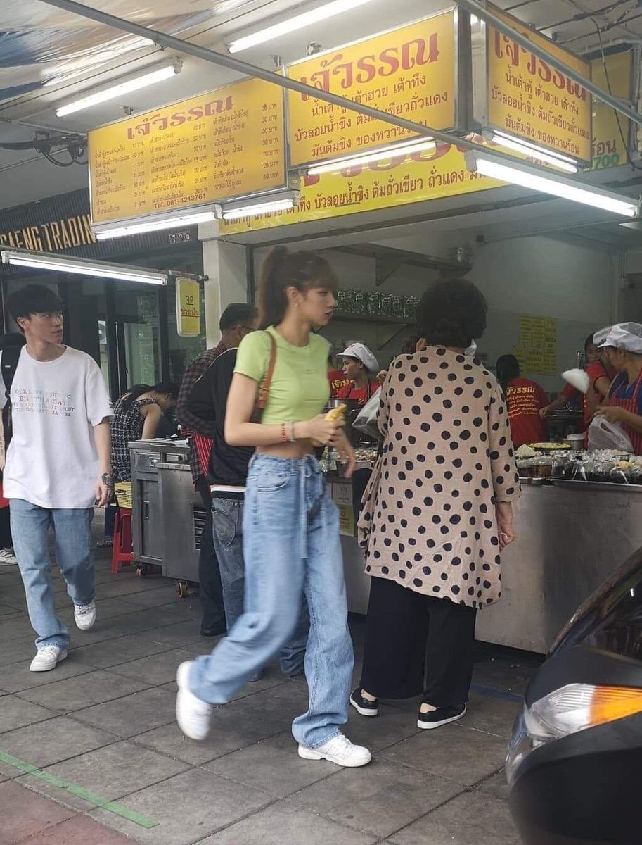 Lalalalice__mm's tweet photo. แต่กลับไทยรอบนี้ น้องคงออกเที่ยวไม่เยอะเหมือนแต่ก่อนหรอกมั้ง โควิดชุมมาก ไม่ไหวเด้อ 555 ถ้าเป็นแต่ก่อนนี่ก็คืออยู่ไม่เคยติดบ้านตะเวนเที่ยวตะเวนกินทั้งวัน ไอดอลผู้พบเจอได้ตาม ร้านน้ำเต้าหู้ บิ้กซี โลตัส เยาวราช เมกะบางนา และร้านไอติมริมถนน😂

WELCOME HOME LILI
#มีนาแล้วมีลิซ่าด้วย https://t.co/zGI52x04Kw