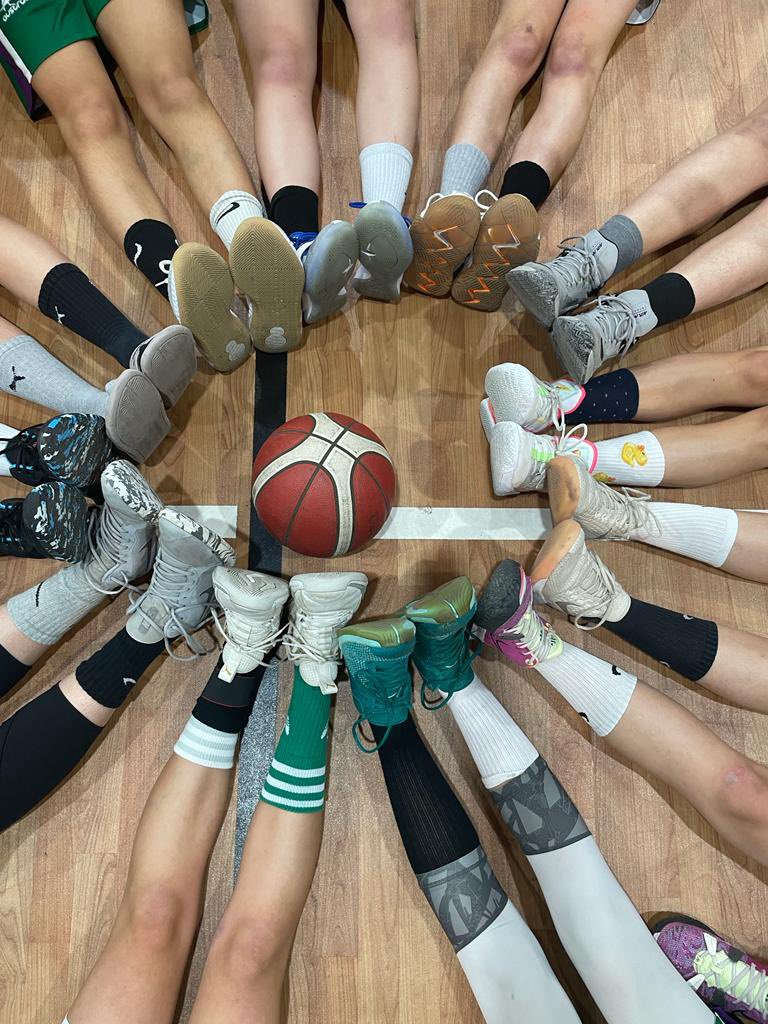 EBGMALAGA's tweet photo. Este 21 de Marzo celebramos el #DiadelSindromedeDown 

Por ello, usamos calcetines desparejados 🧦 para continuar con la lucha por su inclusión social 💪🏼

Algunos ⛹🏼‍♂️⛹🏽‍♀️ ya lo están haciendo, ademas de nuestros #SomosEBGIntegra2 que también se suman👏🏼

📰⬇️
https://t.co/kZOGntL5mh https://t.co/P2fbr19QuF