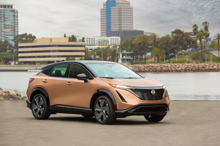 onerequest's tweet photo. ⚡The all-electric 2023 Nissan Ariya SUV will go on sale later this year. It is expected to have a range of up to 300 miles and will also feature Nissan's semi-autonomous driving system.
Is this the future of driving?
#nissan #ariya #ev #newcar #carshopping #onerequest https://t.co/VyP7kpiPOh
