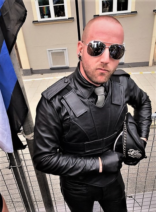 ABebinsky's tweet photo. full leather🙃 https://t.co/VVqXd5MFK8