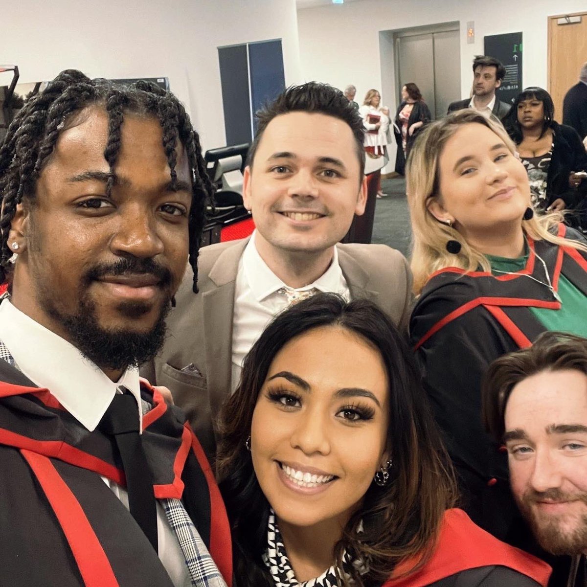 curious_pickle's tweet photo. Better late than never! So happy to be finally graduating with a 1st class Honours @USWGraphics !! Been an amazing few years, and a massive congratulations to everyone else ๐ฅณ๐ฉ๐ฝโ๐โค๏ธ https://t.co/XA7vdU3aNE