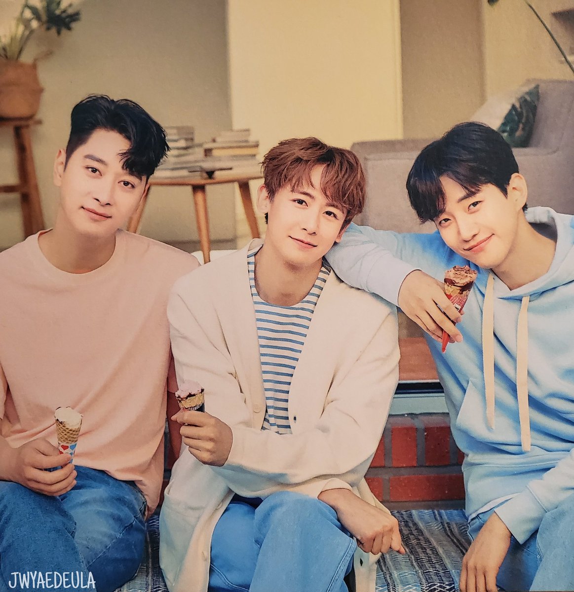 cuckoo4nuneo's tweet photo. Anyways for now, let's end this thread with these cute photos from the grhc seasons greetings.
#Nichkhun #Junho #Chansung
#KhunItChan #GRHC #2PM https://t.co/bA36DM80HZ