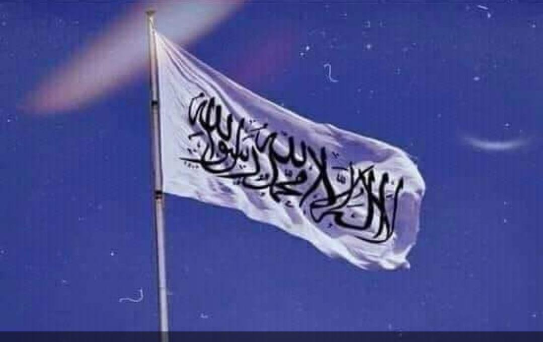 Ikrammaftoon's tweet photo. ته  که  سړى  يي   نو  اظهار د  سړيتوب وګړه
راشه د سپين بيرغ د سيوري لاندې خوب کړه

#مفتون https://t.co/WA78iTkpSL
