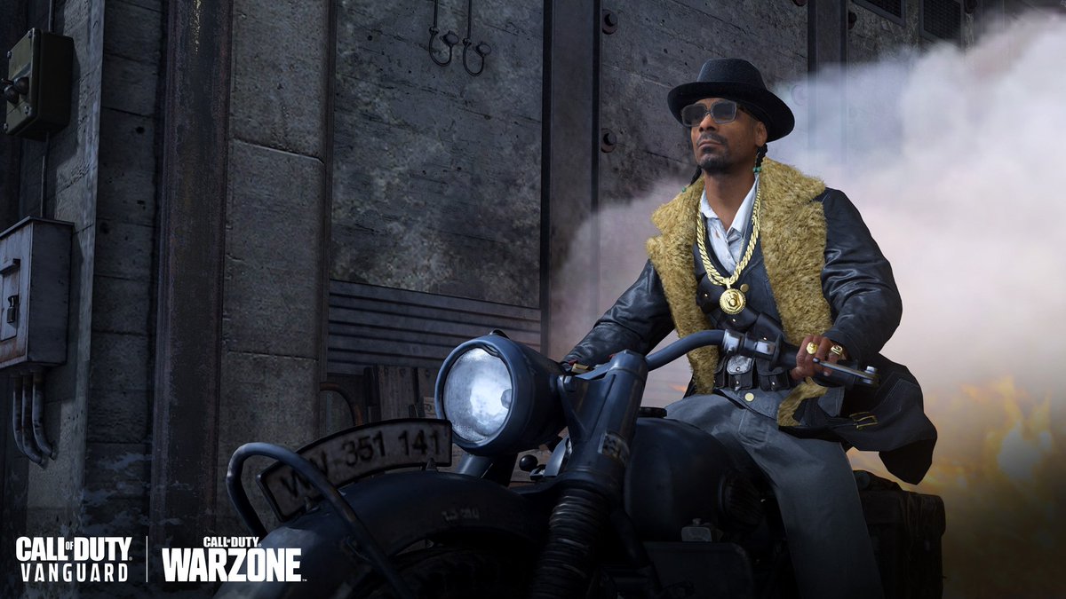 This dude <a href="/SnoopDogg/">Snoop Dogg</a> went from dropping an album, to being in the Super Bowl half time show, to joining FaZe Clan, to being in Call of Duty AGAIN all within a month

Holy bag 💰