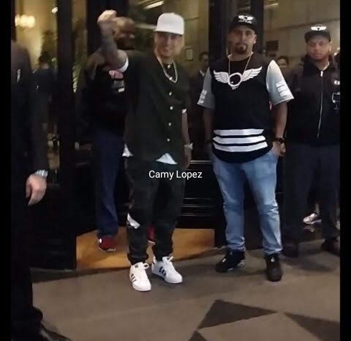 Camyy_DY's tweet photo. #GraciasYankee por inspirarnos y motivarnos a luchar e ir por nuestros sueños siempre. ARGENTINA TE AMA🇦🇷 @daddy_yankee @DYMFC_BsAires @Cartelrecordsdy https://t.co/tLxAkaLnOg