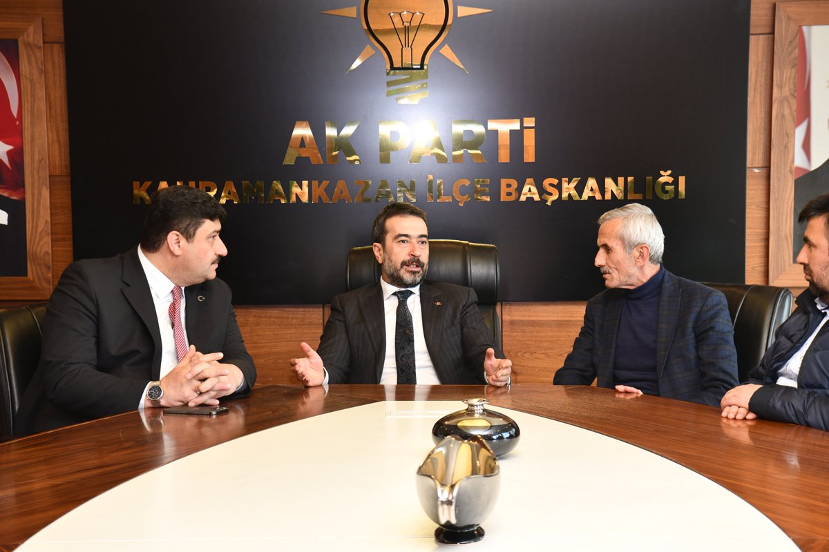 AkpartiAnkara's tweet photo. İl Başkanımız @hakanhanozcan, Kahramankazan ilçe başkanlığımızı ziyaret ederek ilçe teşkilatımız ile bir araya geldi. https://t.co/kHiSiUR2yy