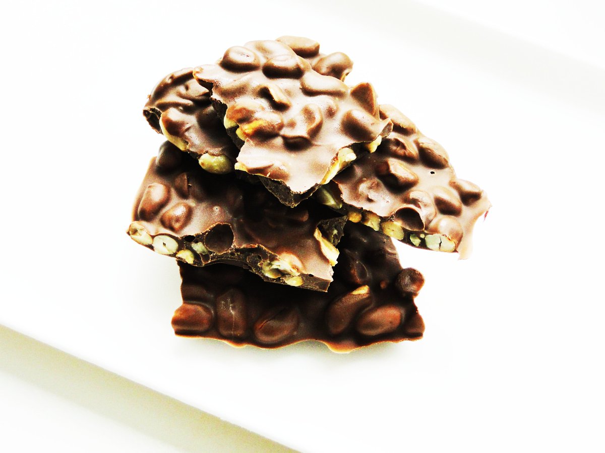 chocolatesie's tweet photo. Pause littéraire chocolatée...
#Chocolate #chocolat #chocolatlitteraire #chocolatpoetique #chocolatdelecture  #swiss #chocolatesie #swisschocolate #cacao #sustainable #cocoa #organic #luxury #luxe #lecture #lire #poesie #poetry #art #gourmet  #poemes #livres #Poeme  #gourmandise https://t.co/lGPbv7pUcJ
