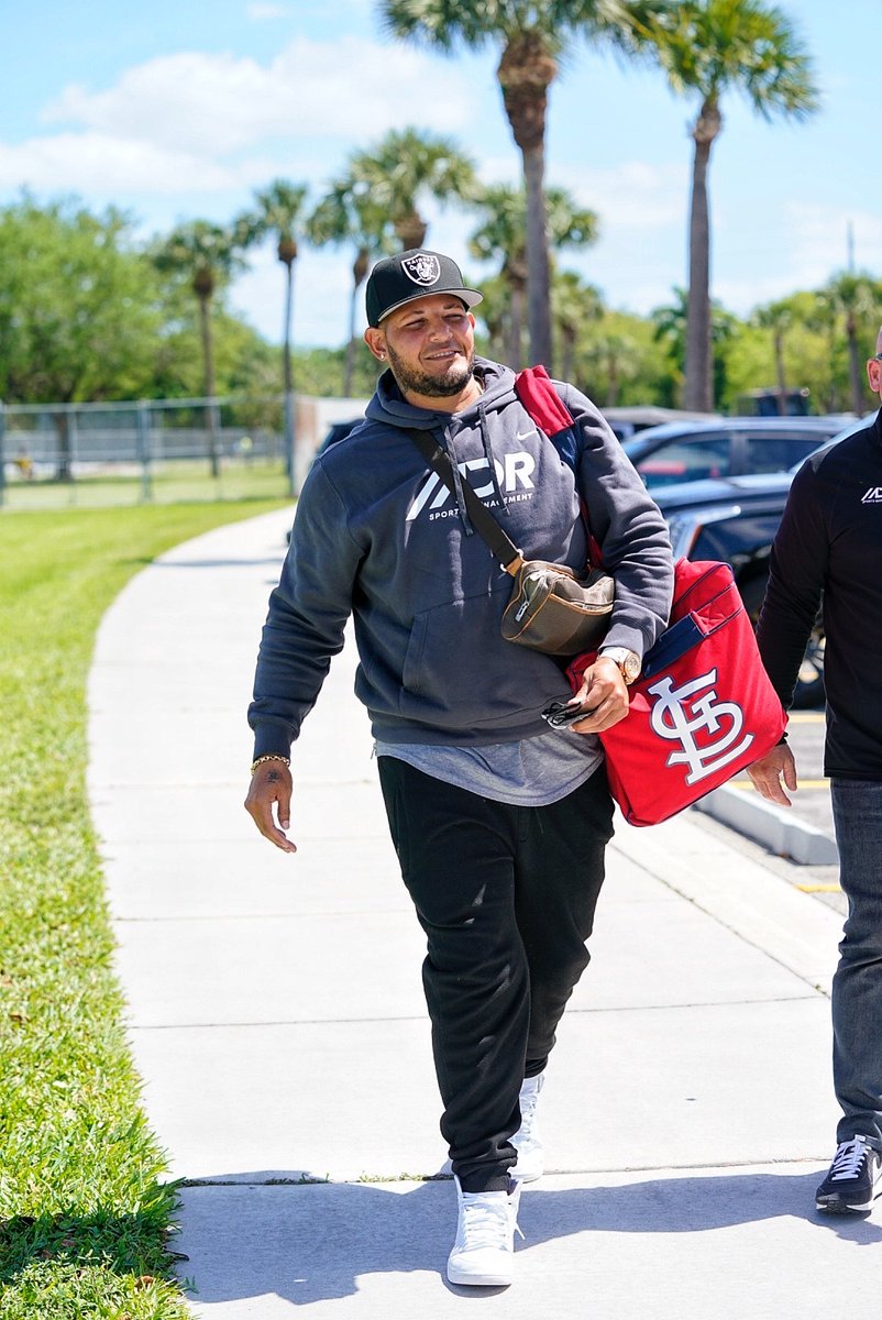 Yadi's here!