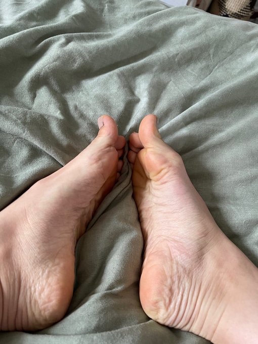 give my Feet Love and they will Love You back 😋 https://t.co/MMzAxrxg6G<a href="/tag/feet"class="tags"><span>#feet</span></a>