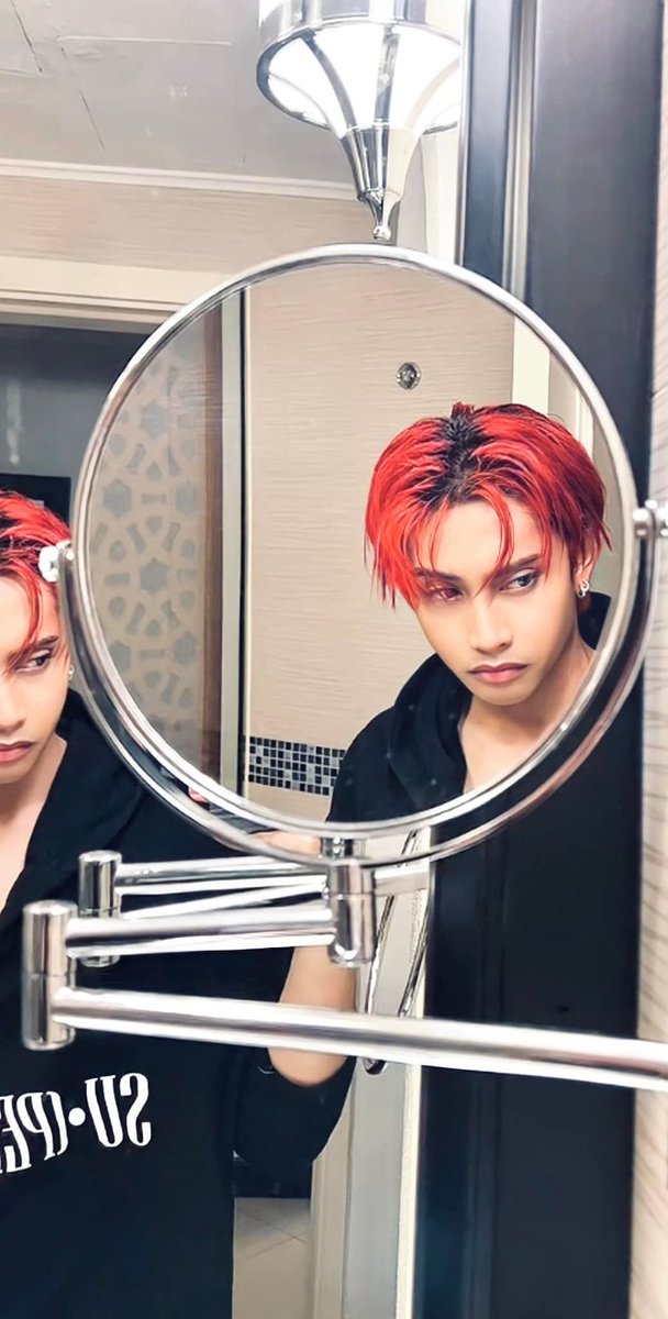 kentalsuson's tweet photo. Pogi mo dito langgaaa!! :* Anime yarn? HAHA @keun16308352 https://t.co/O1O0hSs3tP