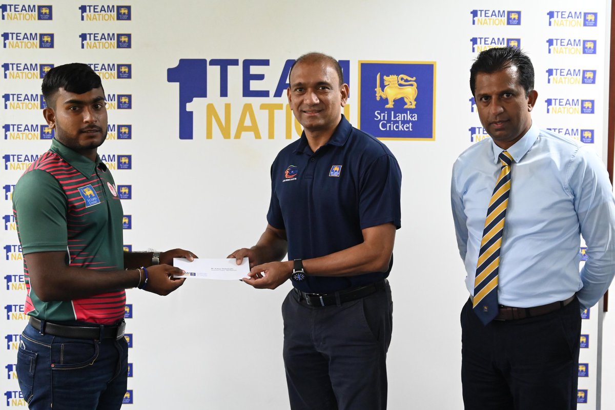 OfficialSLC's tweet photo. The Governors Trophy (50 OVER) Tournament 2021 |
TOP PERFORMERS
Kalana Madushanka, Best Batsman, Malay CC
Mangala Pradeep, Best Bowler, Malay CC
Mayura Wijesinghe, Player of the Tournament, Ambepussa Sinha SC
#GovernorsTrophy https://t.co/pIsTdRsjC2