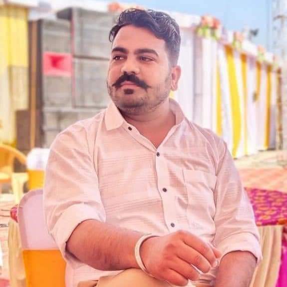 ChotelNitin's tweet photo. में झुक नही सकता में शौर्य का अखण्ड हु..जला दे जो दुश्मन की रूह तक में वही "अम्बेडकर" की "ओलाद" हु।
#चलो_पाली_सवाल_मूछों_का_है https://t.co/iq5JxwVutA