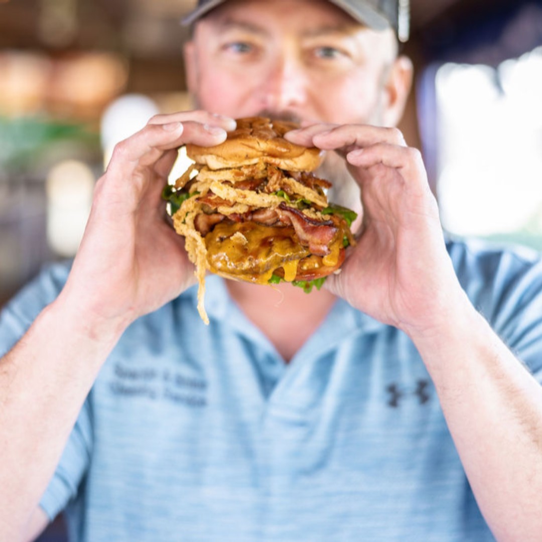 carolinalehouse's tweet image. Is More Meat Monday, a thing? Good!
Take a needed lunch break from work, and fuel up for the week with BIG bite of our New Double Bacon BBQ Burger.

#aleyeah #moremeatmonday #monday #lunchbreak #yum #awardwinning #burger #bacon #neighborhood #eatlocal