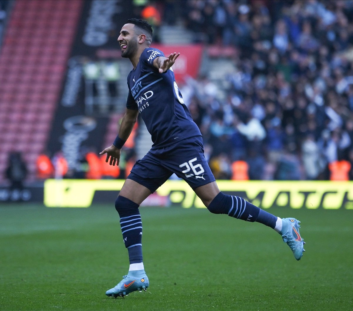 Cityarabia's tweet photo. الهدف رقم 2⃣2⃣ هذا الموسم! ✅💥

مازال مازال 😉👊

🔷 #السيتي | @Mahrez22 https://t.co/oow84uAKIh