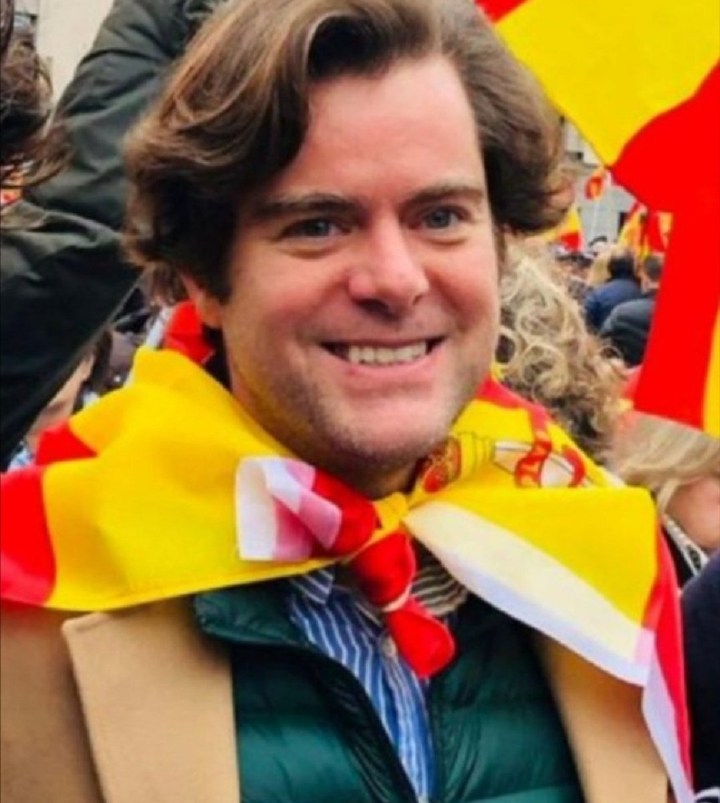 R3B3L24's tweet photo. Holi,soy peón agrícola por cuenta ajena https://t.co/wu2QMFGMHa