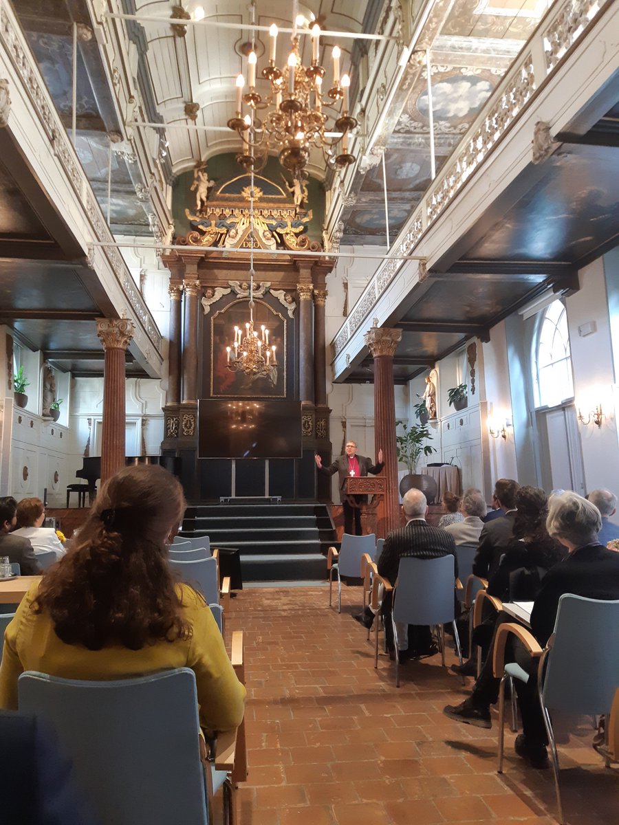 MoralCompass18's tweet photo. Bernd Wallet, aartsbisschop van de oud-katholieke kerk in Utrecht, heet de aanwezigen welkom in de prachtige Gertrudiskapel #moralcompass conference @PThU_NL https://t.co/M4d0Of1jWp