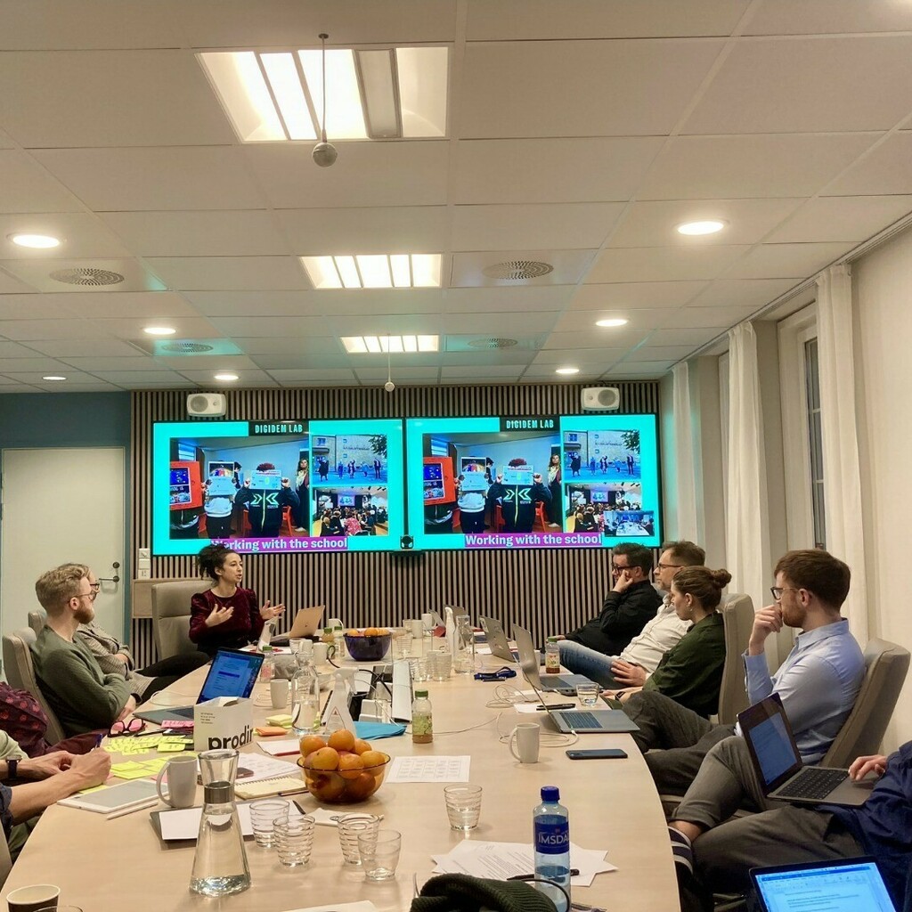 digidemlab's tweet image. I det treåriga forskningsprojektet Collective Intelligence through Digital Tools (COLDIGIT) studerar Digidem Lab tillsammans med ett internationellt team av forskare hur digital demokrati kan användas för att skapa kollektiv intelligens. 

Genom att stud… instagr.am/p/CbXdFrMIXQi/