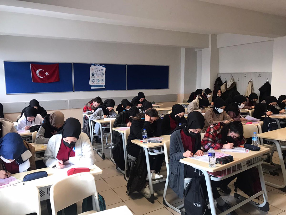 Okulumuzda yapılan deneme sınavlarıyla öğrencilerimizin YKS ve LGS'ye yönelik eksik konu ve kazanımlarını tespit ediyoruz.
<a href="/sultangazimem1/">Sultangazi İlçe Millî Eğitim Müdürlüğü</a> @ustalaz61