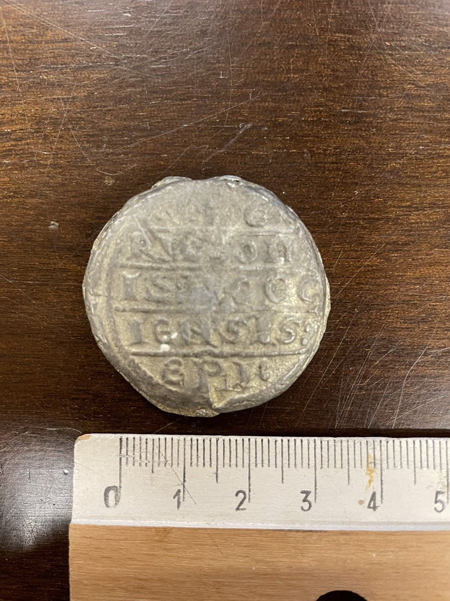 Eruditlocal's tweet photo. Surprise du jour avec cette bulle épiscopale de Thierry d’Hirson (v.1270-1328), évêque d’Arras, dans des archives locales de l’Allier, sa terre d’origine. Une pièce à ajouter à l’étude de son ascension sociale par @medieviz à partir des archives de l’Artois https://t.co/jJflwuqt9U