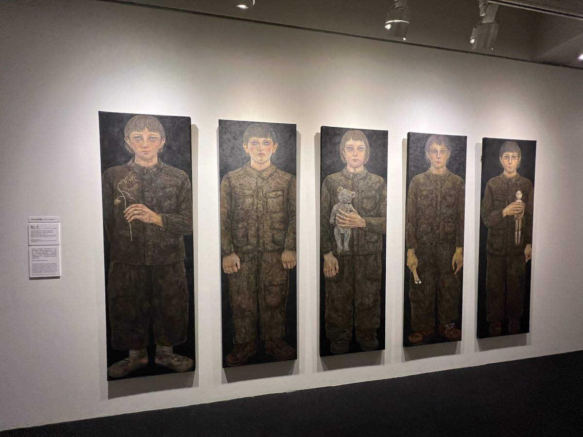 上野の森美術館で開催されている「VOCA展2022」で展示されている堀江栞さんの受賞作を観覧。これまでの作品展示より照度が高く、新たな表情を確認。
#horieshiori #堀江栞 #voca展 #上野の森美術館