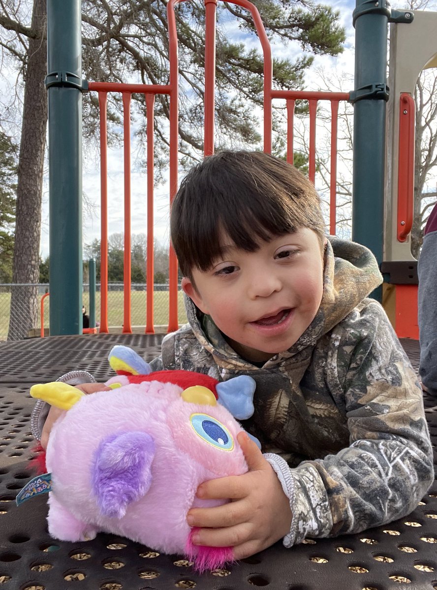 jedwardsAC's tweet photo. Happy World Down Syndrome Day to 3 of my friends!!! They’re down right amazing and unique! I’m extremely blessed to get to teach and love them! I’ve learned so much from and with them this year and there is never a dull moment in our classroom! 💙💛@rhandrewselem https://t.co/nhA5TBXEf9