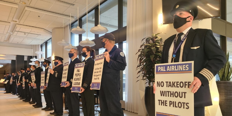 VOCMNEWS's tweet photo. PAL Airlines Pilots Hold Silent Demonstration Over Contract Negotiations

https://t.co/1wpmlvnyGG https://t.co/s30dVHu4Ra