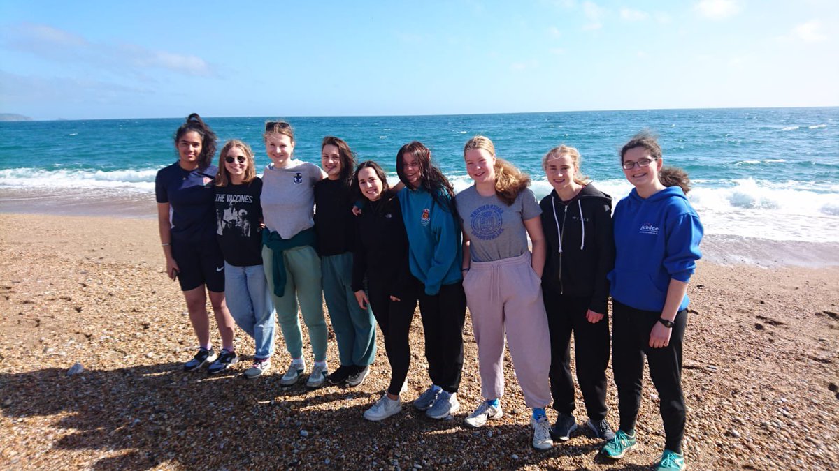 WycHighGeog's tweet photo. Year 12 Geographers on Slapton Sands last week after a busy few days collecting NEA data 🌊 https://t.co/A1UuImrryk
