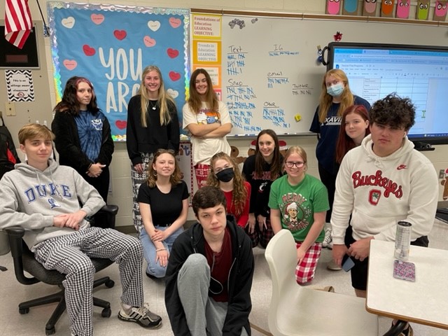 TPALoveland's tweet photo. Distractions?  For sure!  TPA classroom management did an experiment today.  They had to mark each time they received a notification on thier phone.  Only 12 kids marked this many notifications in 45 minutes!  This week, we explore managing distractions in the classroom. https://t.co/JGwFbs2rts