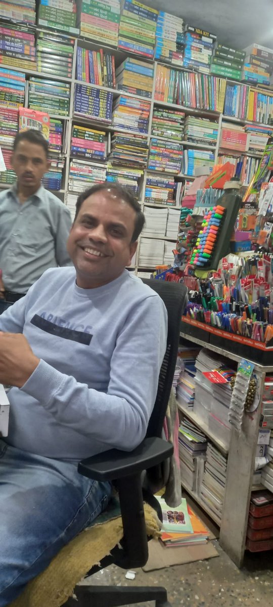 DineshCSati's tweet photo. Local for Vocal
Front and back cover of school copies
स्थानीय मंदिरों, रमाण मुखौटा नृत्य की फोटो कवर पर छाप कर युवा पीढ़ी को स्थानीय जानकारी देने की शुरुआत की है अपने पीयूष विश्नोई "ऋषि पुस्तक केंद्र" गोपेश्वर वालो ने।
 @RajTiwa08848436  राजा तिवारी जी का विशेष सहयोग रहा है। https://t.co/x3W8UW4yow
