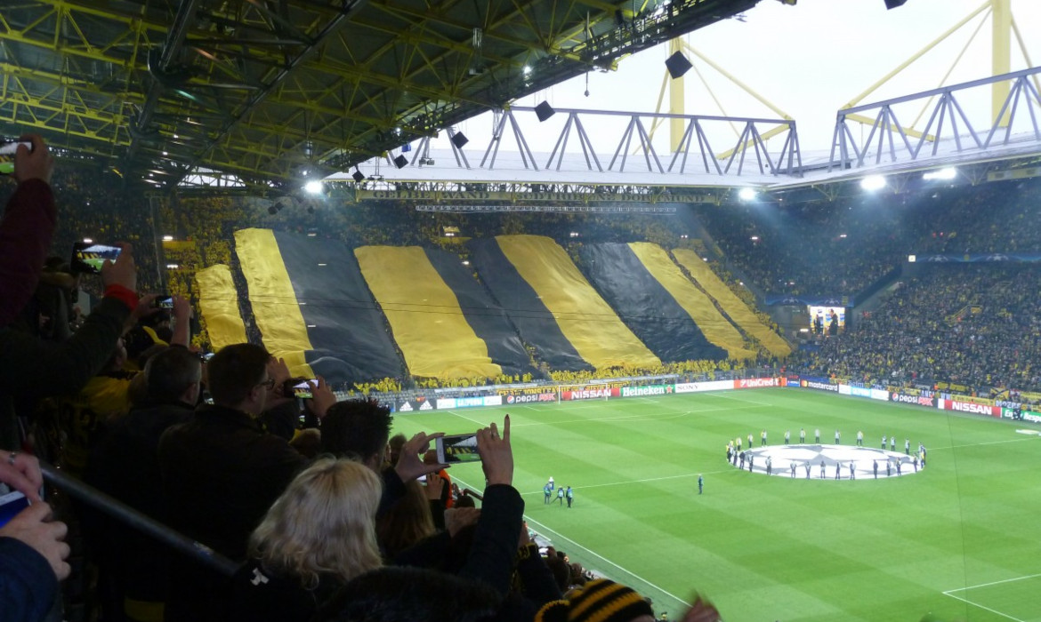 Au_Stade's tweet photo. 🚨 Football: les meilleurs publics d’Europe https://t.co/Fjtms3YDFd https://t.co/eviLE0FY9D