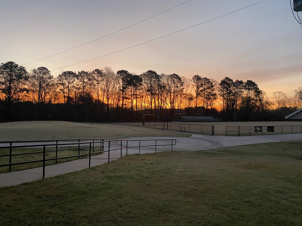 jland2's tweet photo. Perfect morning to spend time with 31 of my favorite people in a weight room 

@LamarSchool_fb #GoLamarRaiders https://t.co/hV02WAvtJA