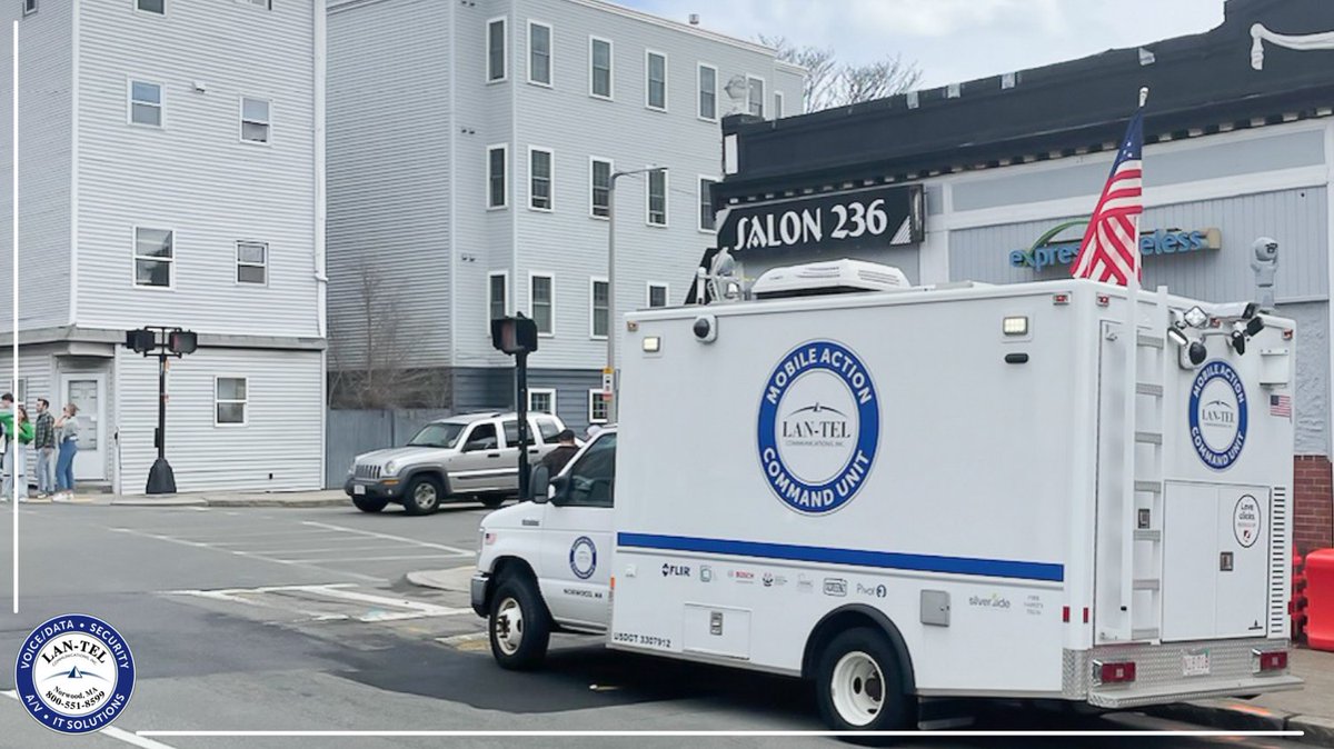 LANTELComm's tweet image. LAN-TEL&apos;s MACU crew enjoyed a beautiful day at South Boston&apos;s St. Patrick&apos;s Day Parade. It is great to see events like this coming back to the city! #mobilecommand #SaintPatricksDay #Boston